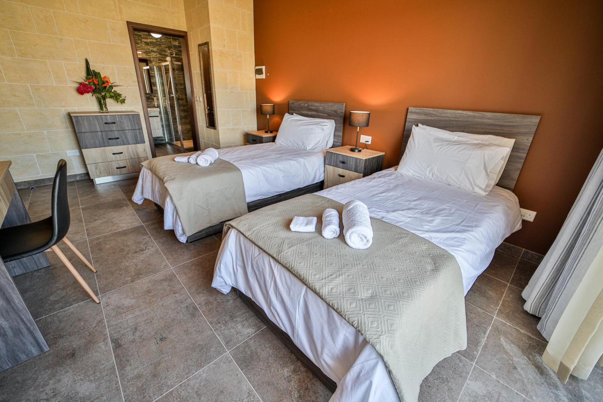 49 Sunrise Lodge Għajnsielem Exteriör bild