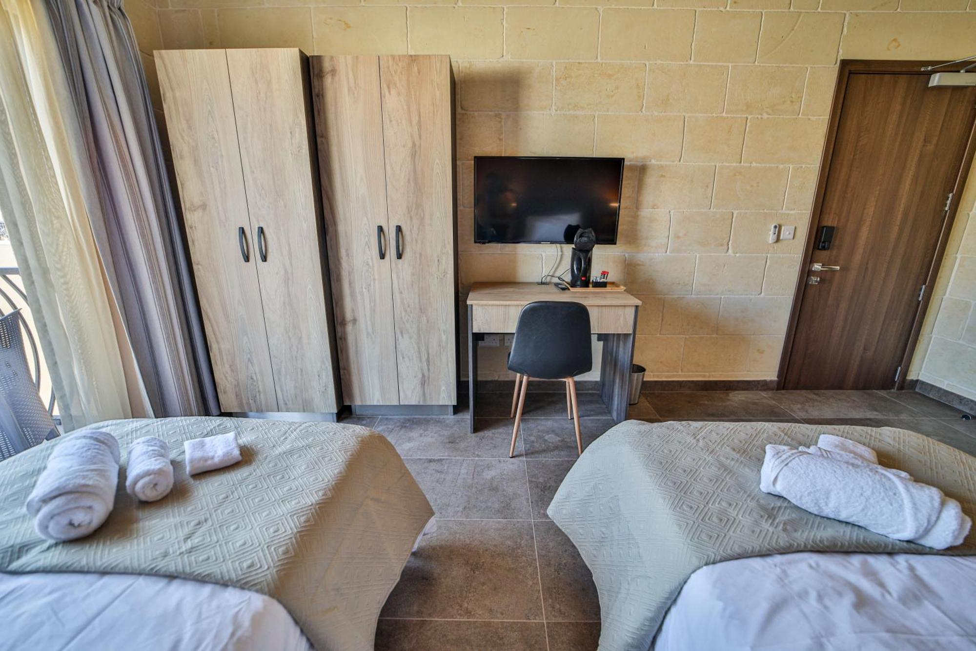 49 Sunrise Lodge Għajnsielem Exteriör bild